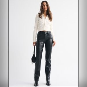 Abercrombie & Fitch The 90s Straight Ultra High Rise Vegan Leather size 34/18